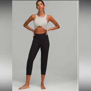 Size 6 Lululemon High-Rise Align Jogger, black